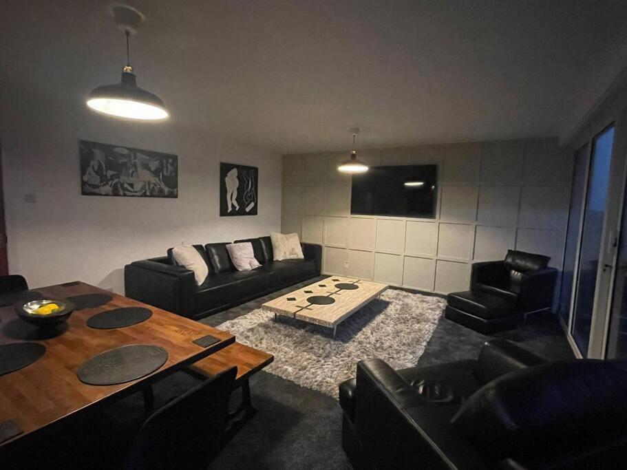 3 Bedroom Apartment With Golf Course View Ньюкасл-апон-Тайн Экстерьер фото