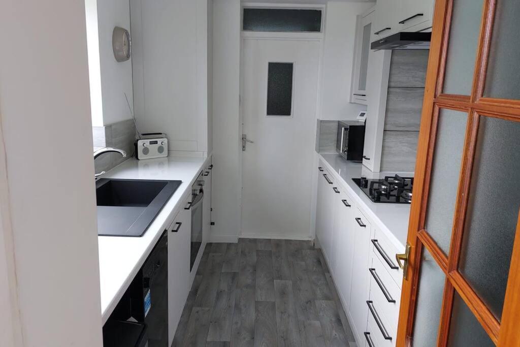 3 Bedroom Apartment With Golf Course View Ньюкасл-апон-Тайн Экстерьер фото