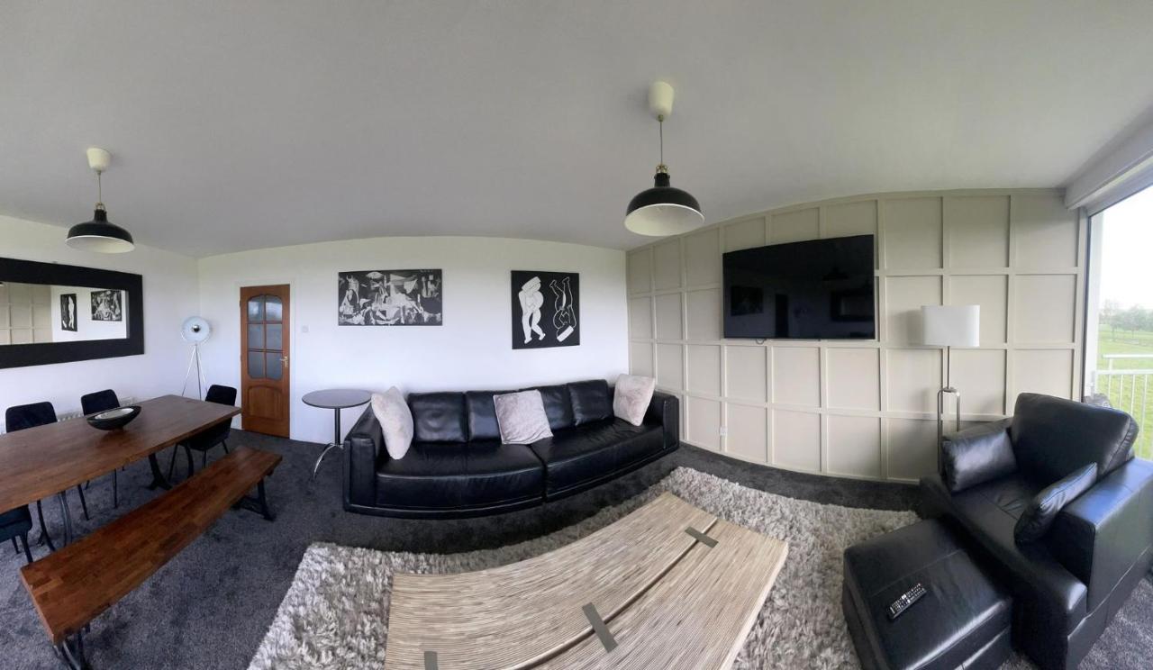 3 Bedroom Apartment With Golf Course View Ньюкасл-апон-Тайн Экстерьер фото